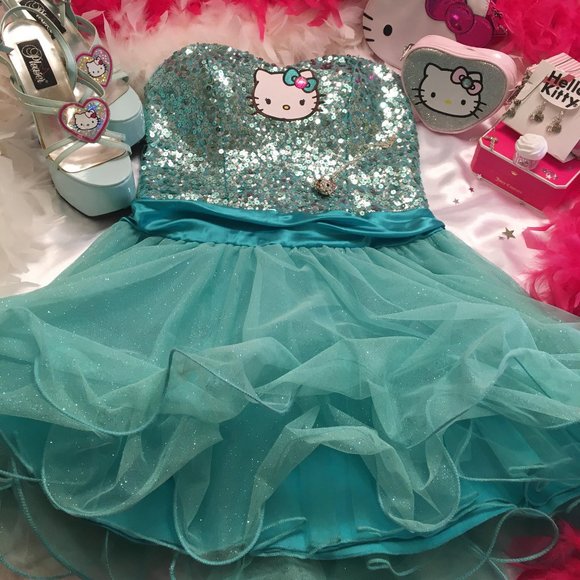 CUSTOM DREAM DRESS AND JEWELERY SET!🍭💖with hello kitty added details - Picture 1 of 17